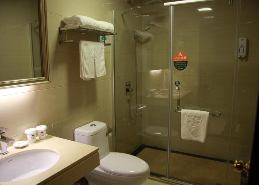 Jiangsu Nanjing Mainland Chinese Citizens - Deluxe Queen Room B