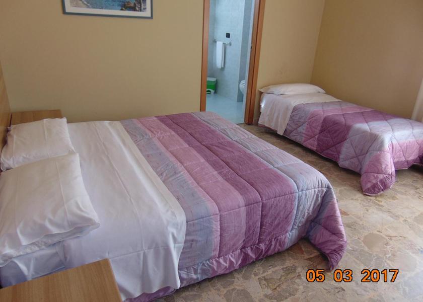 Abruzzo Citta Sant'Angelo Triple Room with Private Bathroom