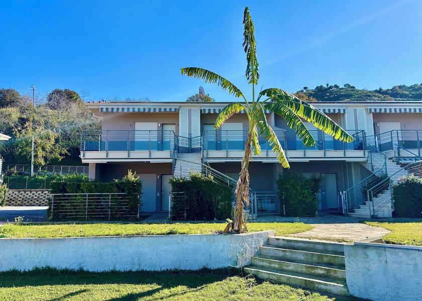 Calabria Zambrone Front of property