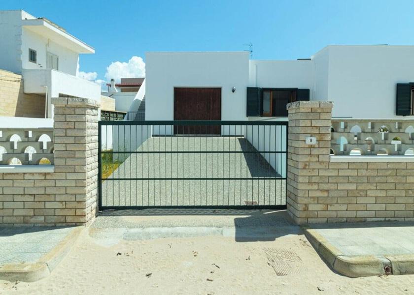Puglia Salve Front of property