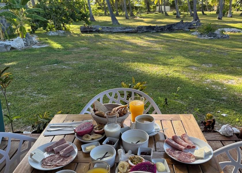 Windward Islands Moorea-Maiao Breakfast meal