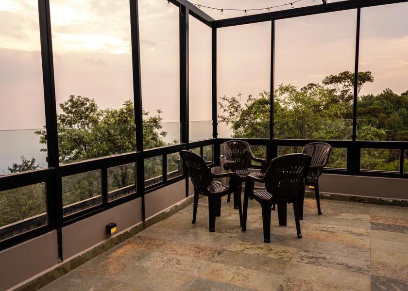 Tamil Nadu Yercaud Cozy King Room