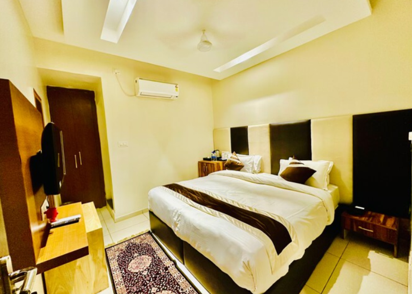 Bihar Patna Club Room