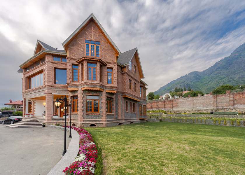 Jammu and Kashmir Srinagar Hotel Exterior