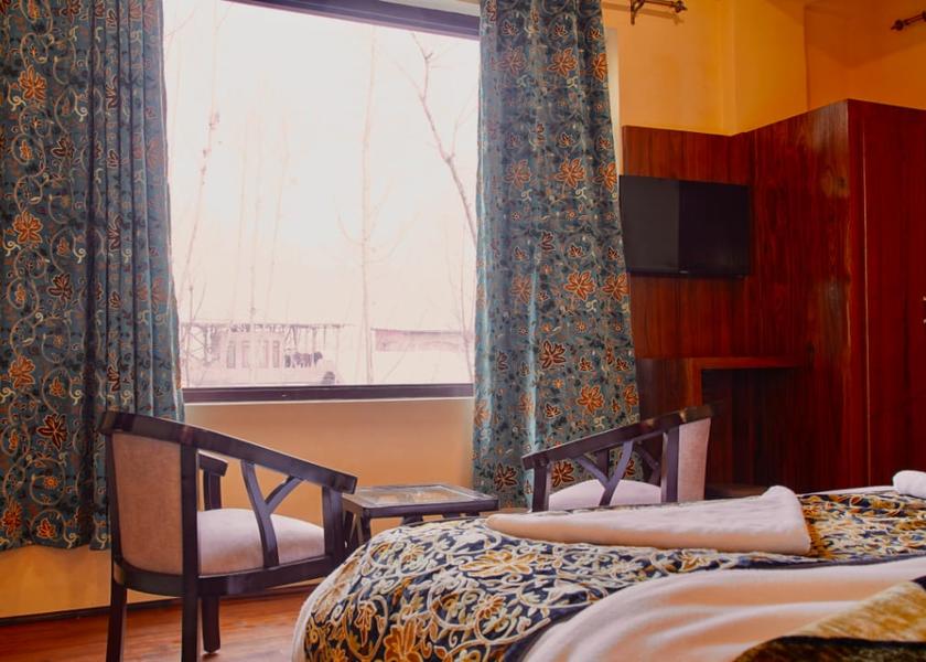 Jammu and Kashmir Srinagar Premium Room