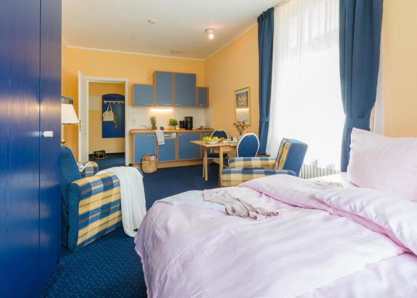 Mecklenburg-West Pomerania Kuehlungsborn 1-Room Apartment (98 ft)