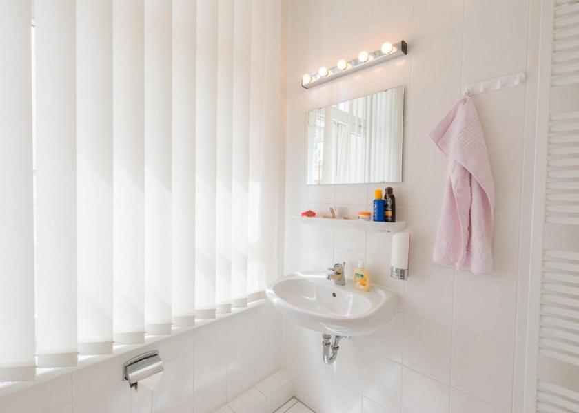 Mecklenburg-West Pomerania Kuehlungsborn 1-Room Apartment (98 ft)