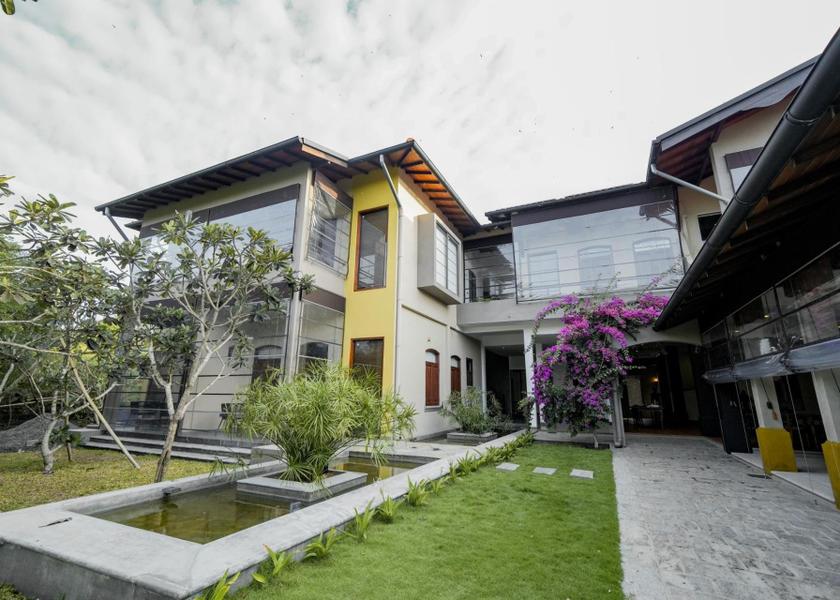Eastern Province Kumpurupiddi Exterior view