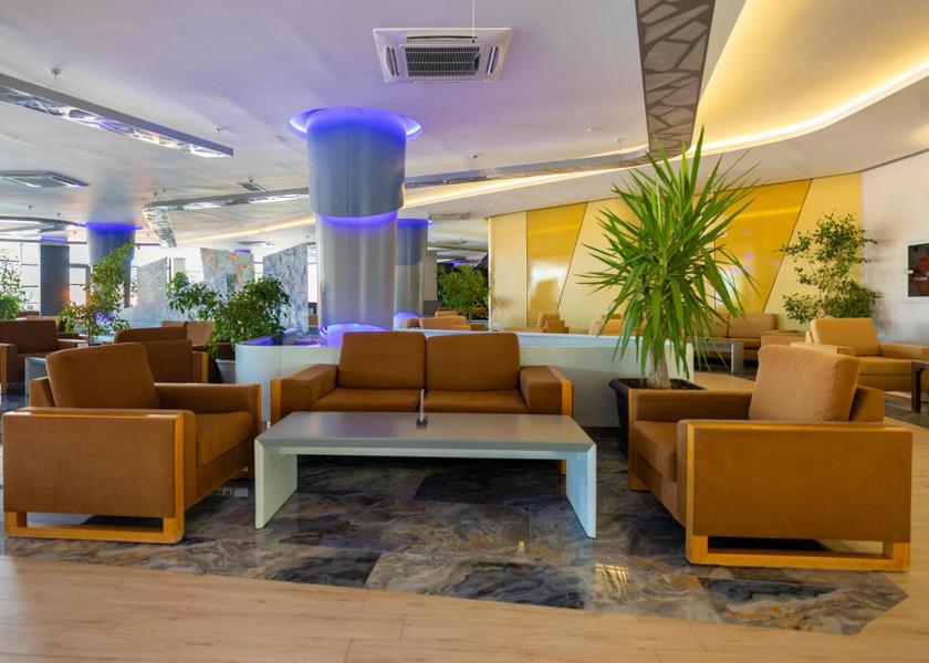  Side Lobby