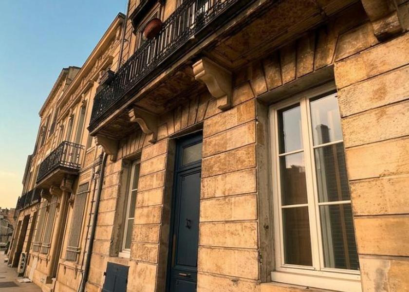 Nouvelle-Aquitaine Bordeaux Entrance
