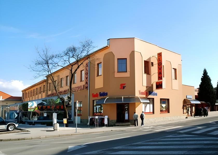Banská Bystrica Lucenec Hotel Exterior
