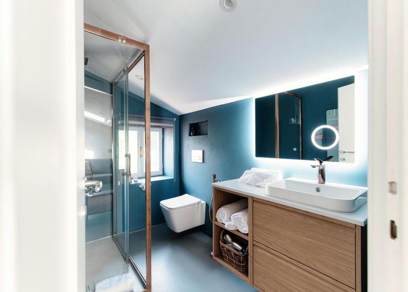 Lombardy San Siro One-Bedroom Apartment with Lake View