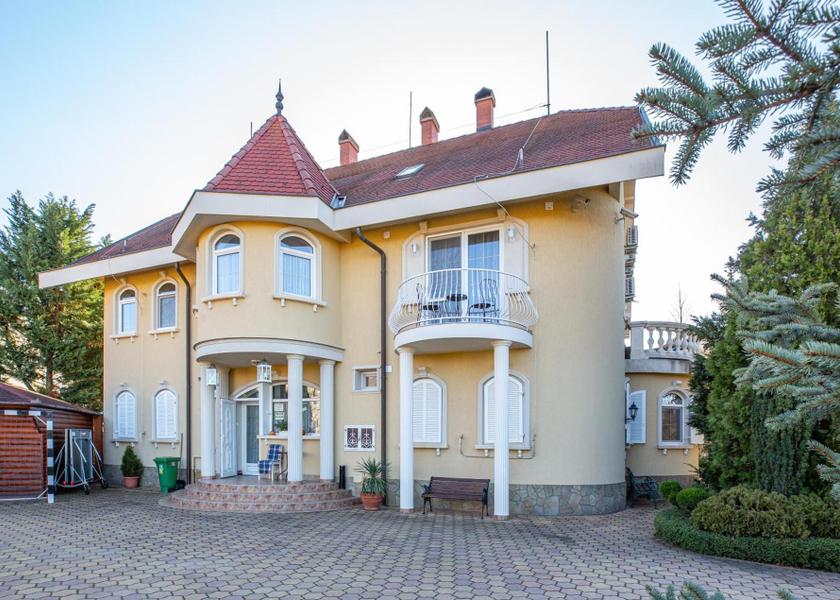 Hajdu-Bihar Hajduszoboszlo Exterior view