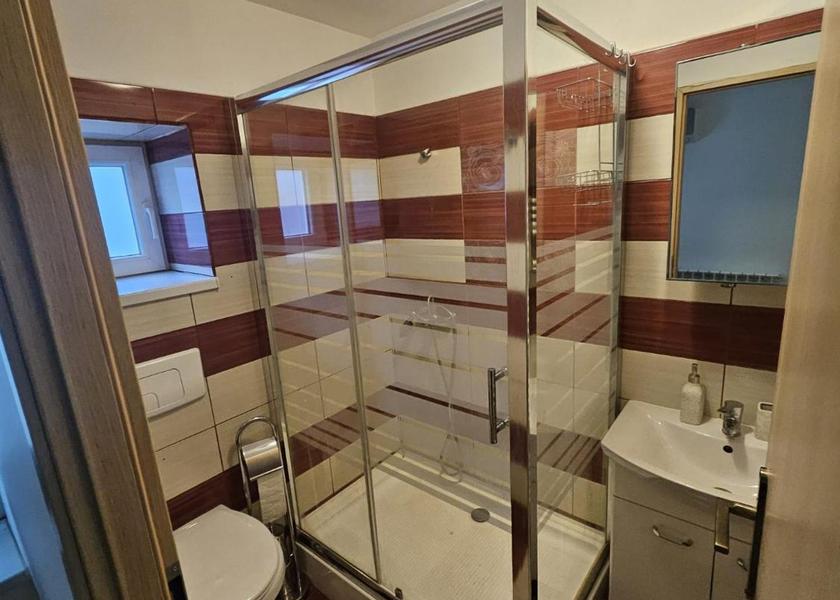 Dolj County Craiova Triple Room with Private Bathroom