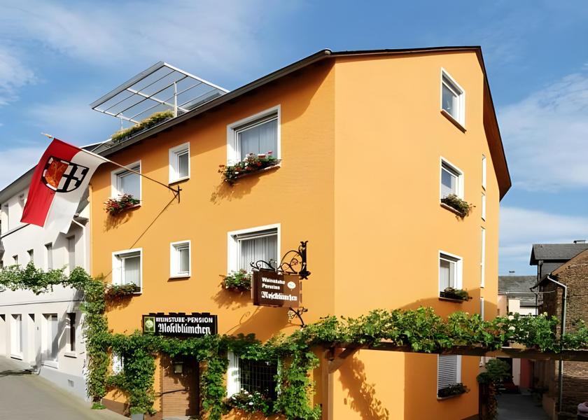 Rhineland-Palatinate Zeltingen-Rachtig Exterior view