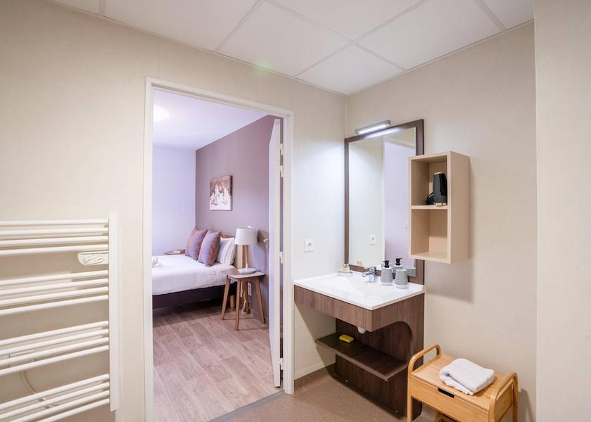 Auvergne-Rhône-Alpes L'Isle-d'Abeau Room