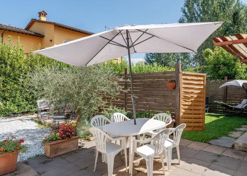 Tuscany Lucca Outdoor dining
