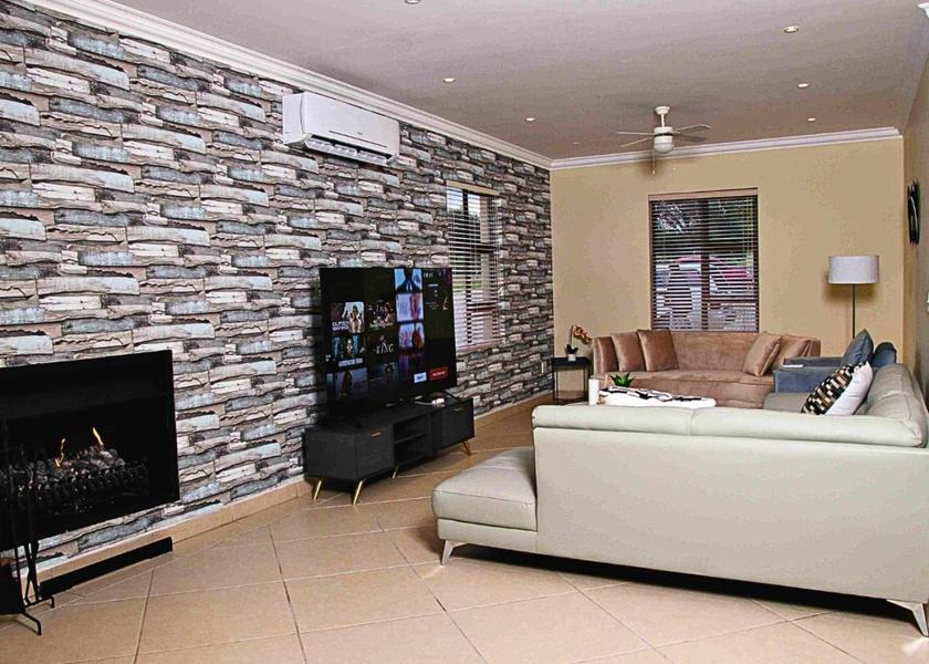 Gauteng Vaal Marina Shared lounge/TV area