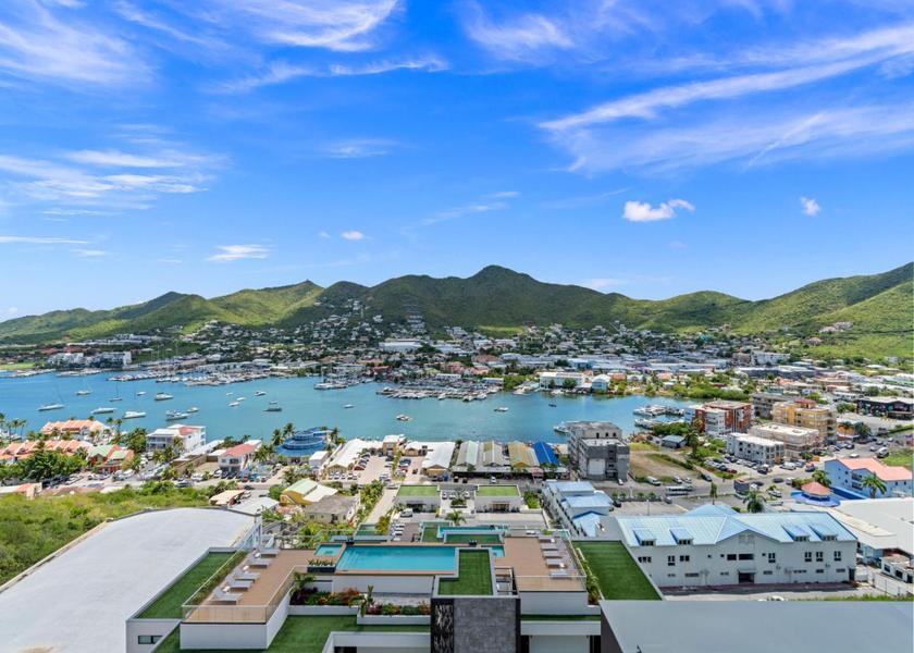  Simpson Bay Exterior view