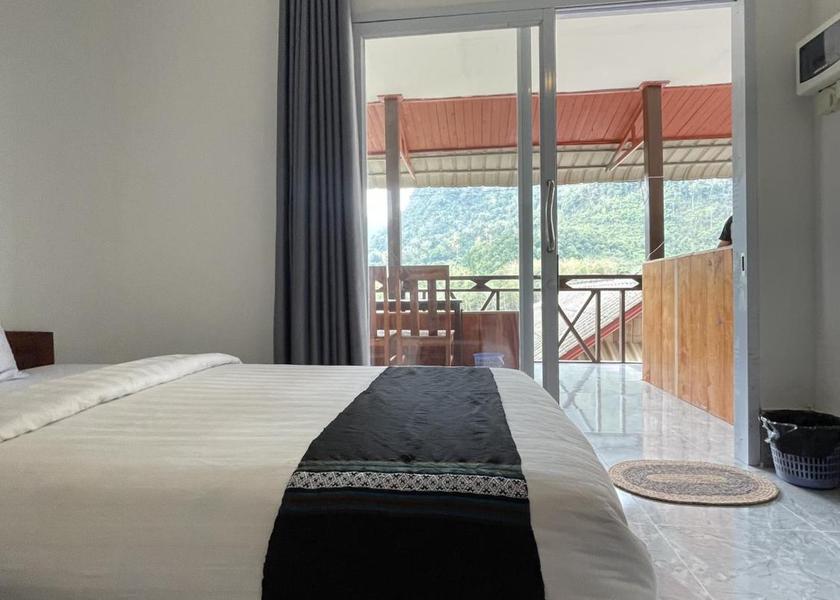 Luang Prabang Province Muang Ngoi Neua Balcony/terrace