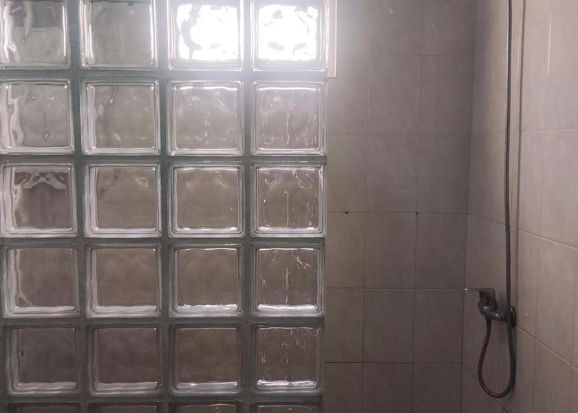  Sal Bathroom