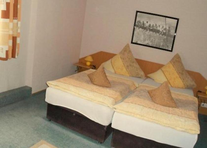 Rhineland-Palatinate Andernach Triple Room