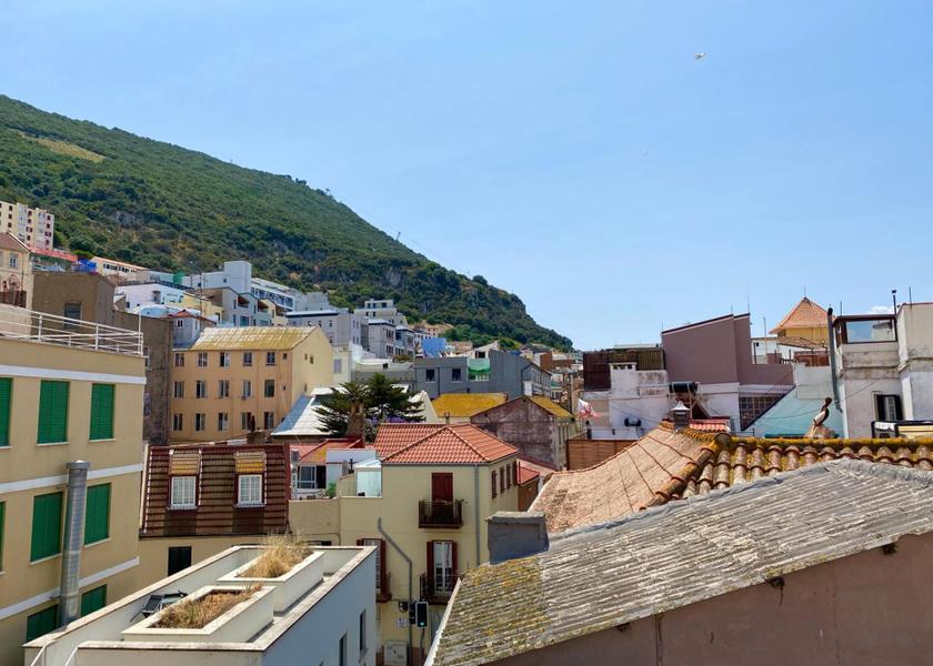  Gibraltar Surrounding environment