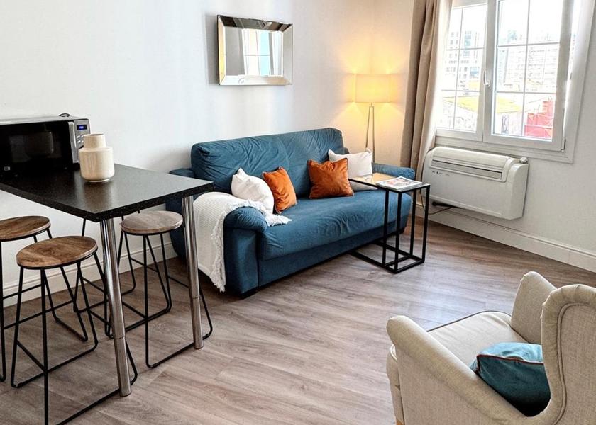  Gibraltar Guestroom