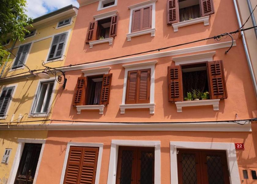  Izola Exterior view