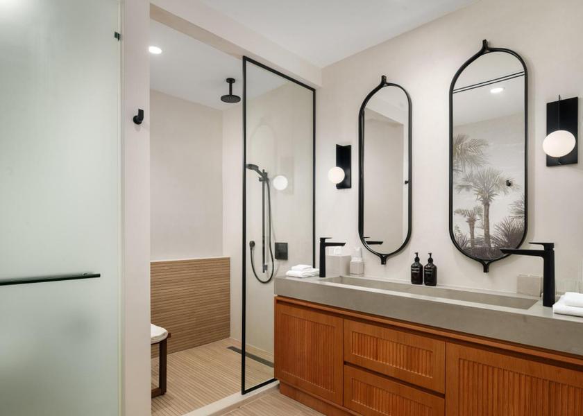 Providenciales Providenciales Second Floor Suite with Rooftop Terrace