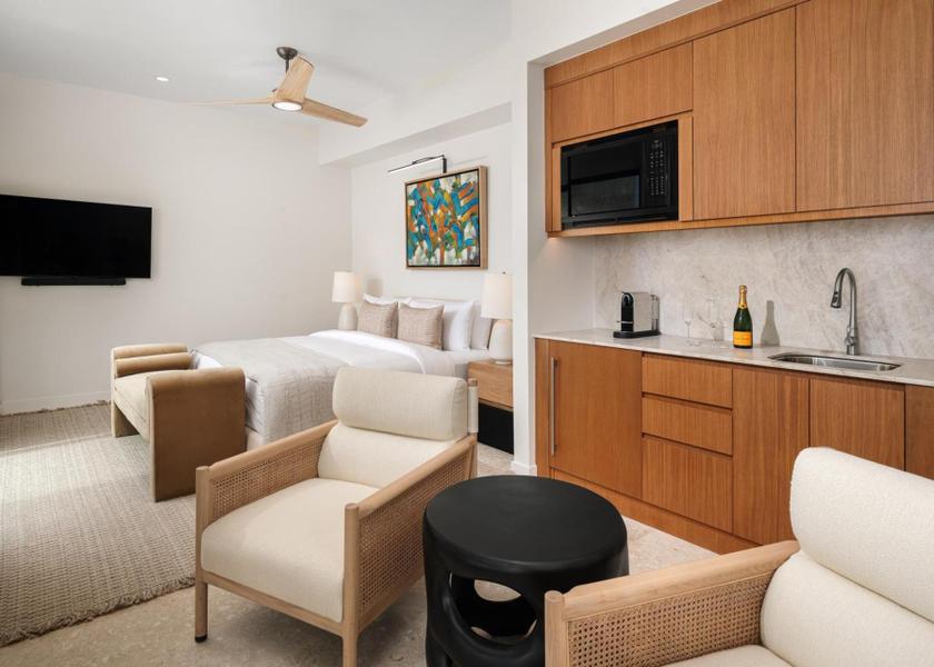 Providenciales Providenciales Second Floor Suite with Rooftop Terrace