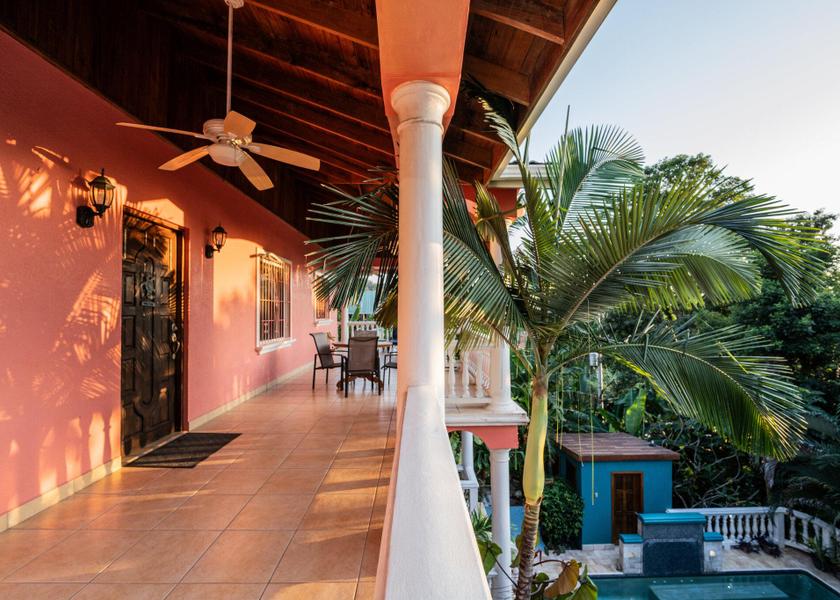 Bay Islands Roatan Hotel Exterior