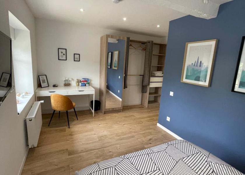 Brittany La Meziere Double Room with Private Bathroom