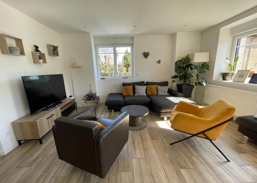 Brittany La Meziere Shared lounge/TV area