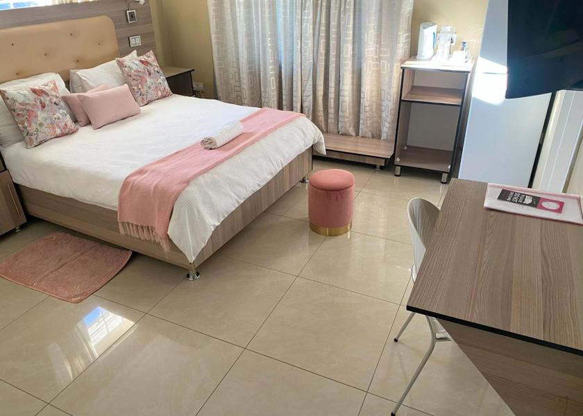 North-East Francistown Double Room with Private Bathroom