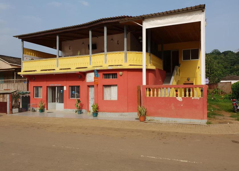 Pagué Príncipe Island Exterior view
