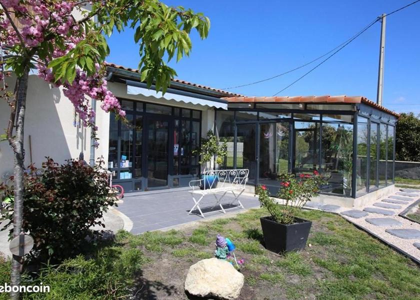 Nouvelle-Aquitaine Aire-sur-l'Adour Hotel Exterior