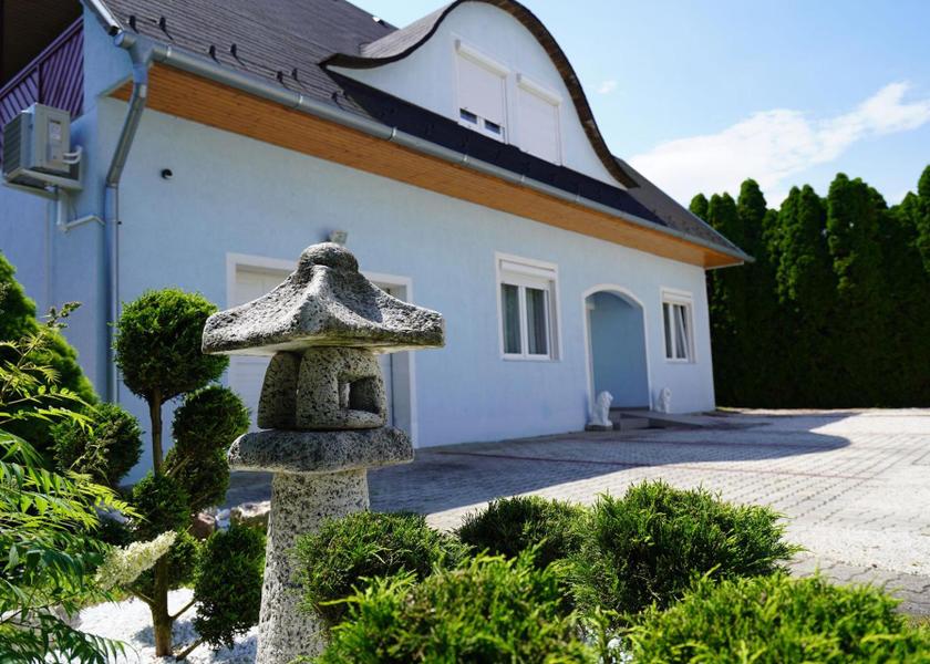 Vas County Buk Exterior view