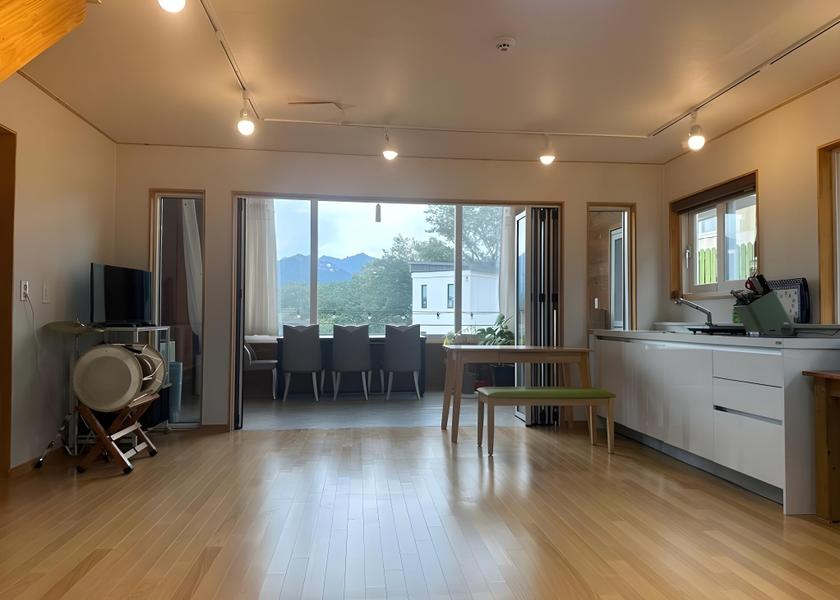 Gangwon Sokcho Private pension [sunset/nature view]