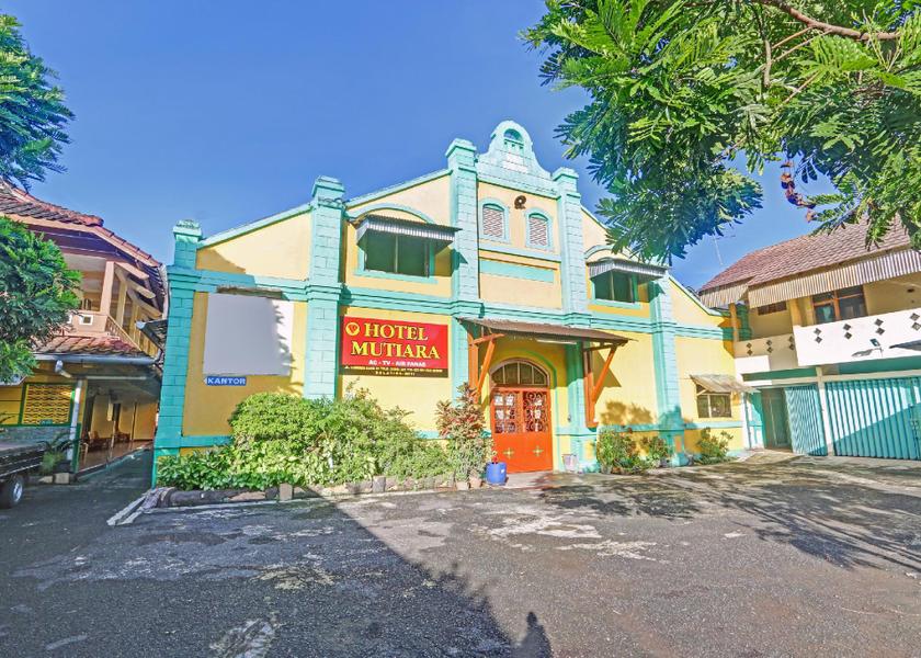 Central Java Salatiga Exterior view