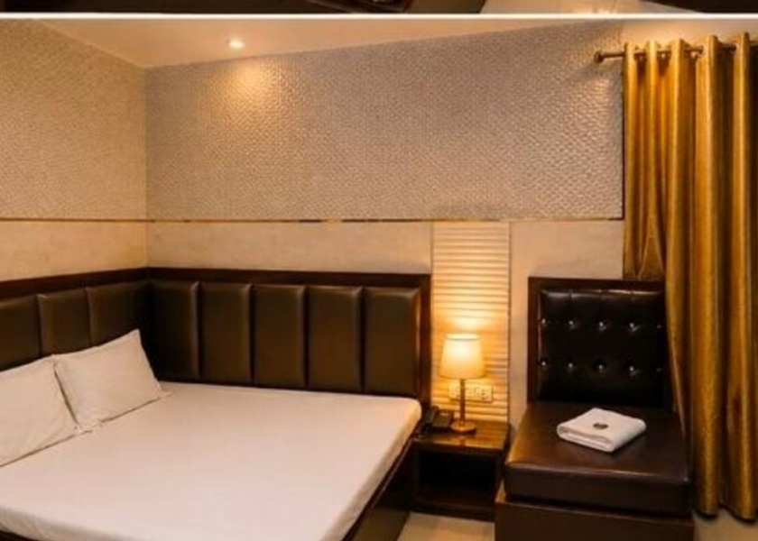 Uttar Pradesh Saharanpur Classic Room