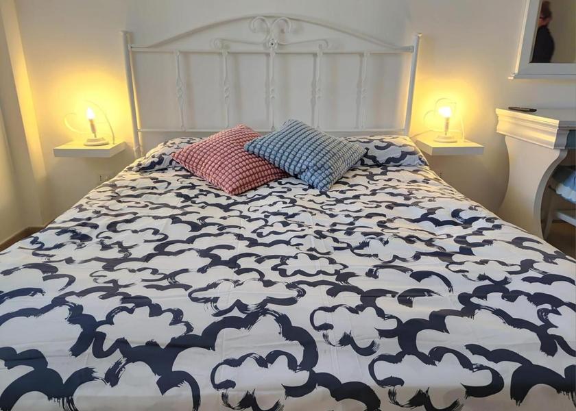 Sardinia Cagliari Double Room with Private Bathroom