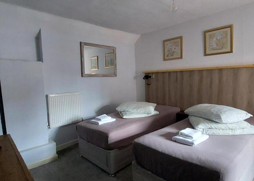 England Southwell Twin Room with Private External Bathroom