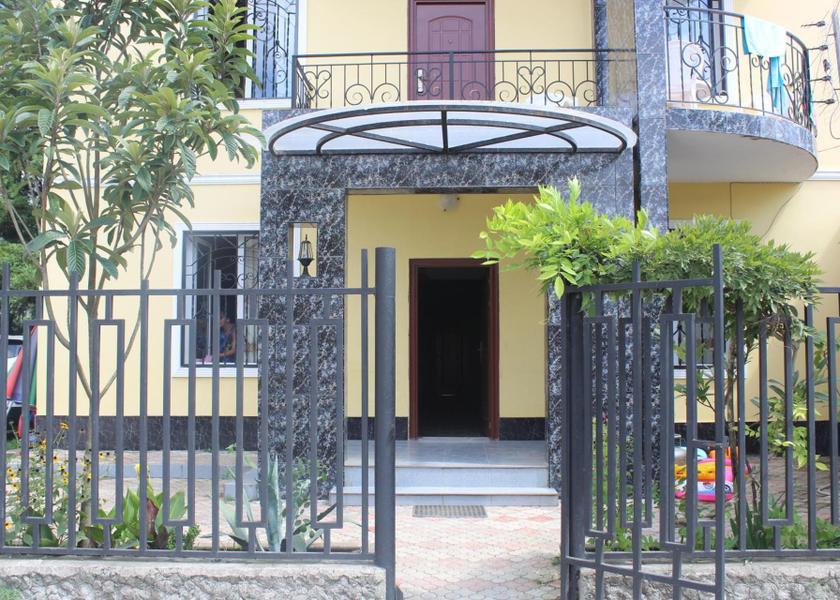 Guria Ureki Entrance