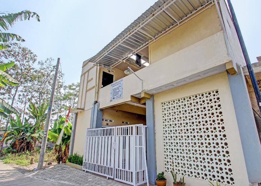 Central Java Salatiga Exterior view