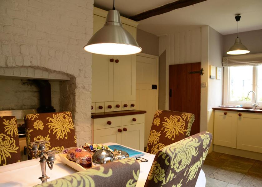 Wales Llandudno Cottage-Private Bathroom-Mory Self Catering