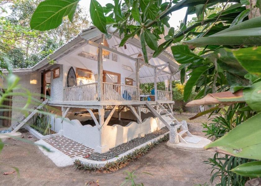 West Nusa Tenggara Sumbawa Barat Hotel Exterior
