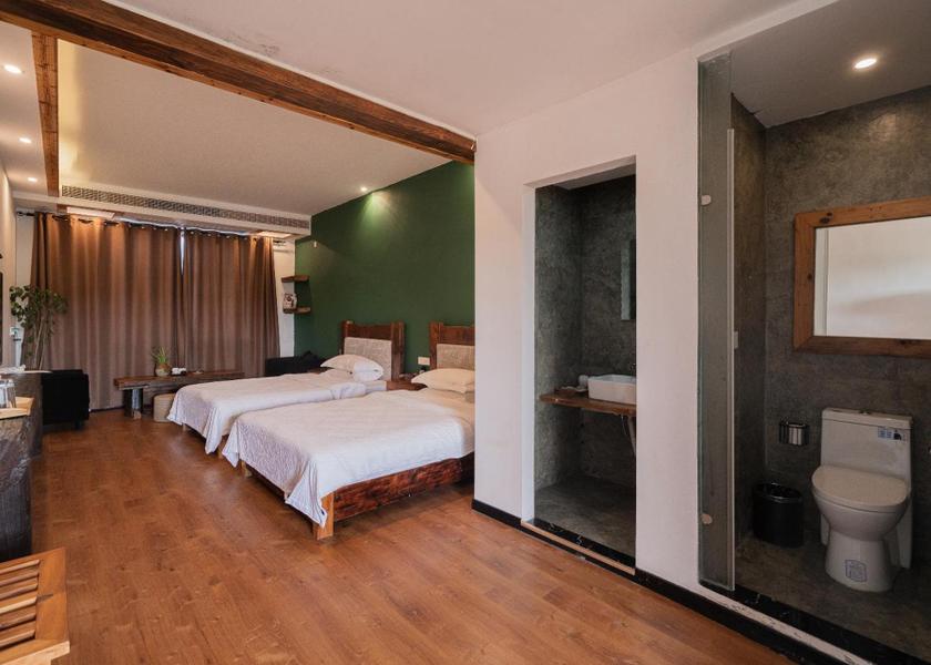 Hunan Zhangjiajie Deluxe Double or Twin Room with Mountain View
