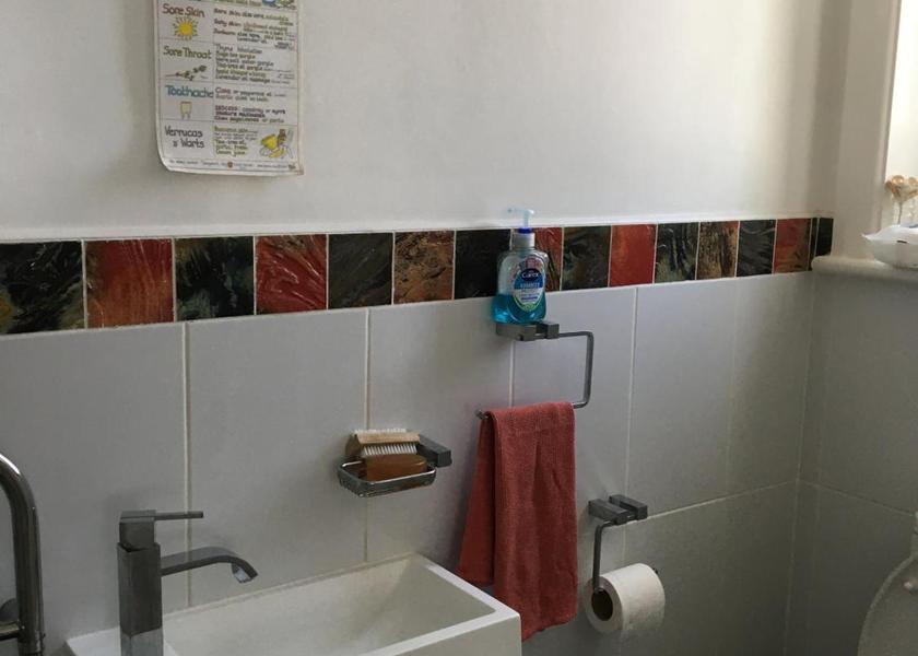 England Bridport Bathroom