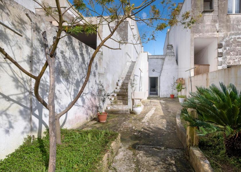 Puglia Giurdignano Exterior view